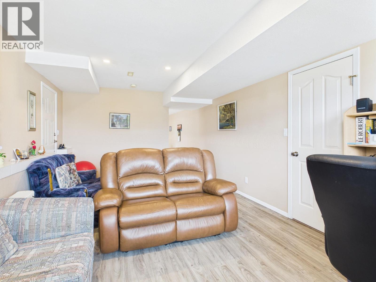 12102 Golf Course Drive, Osoyoos