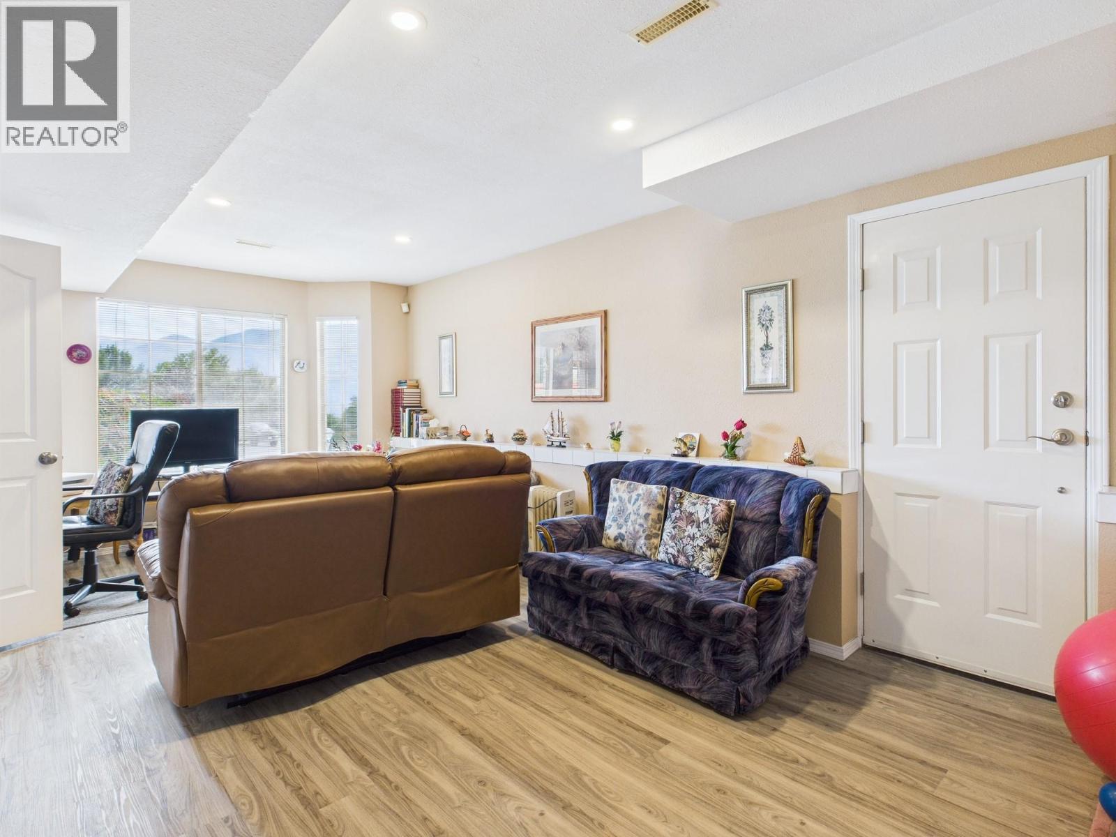 12102 Golf Course Drive, Osoyoos