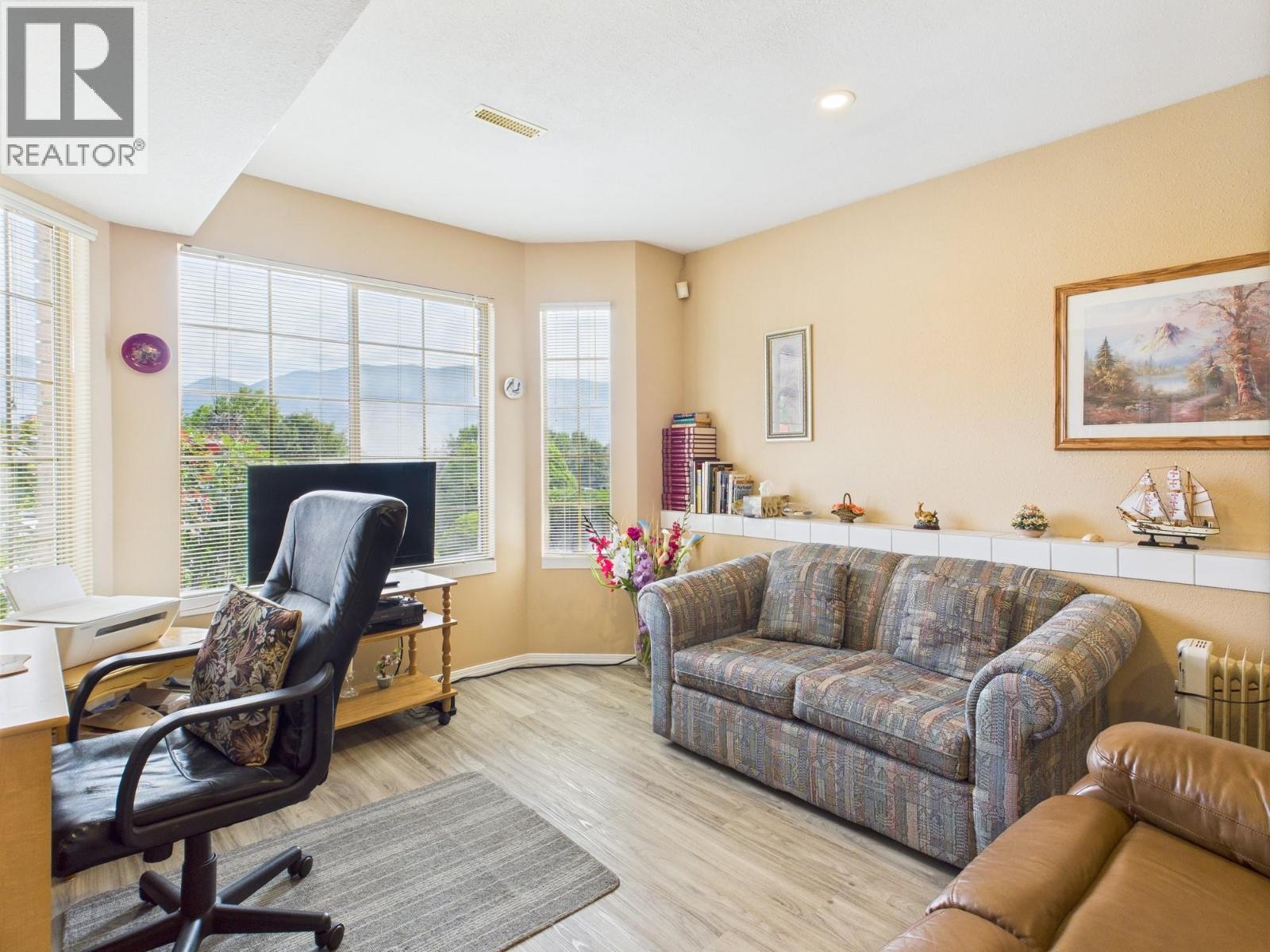 12102 Golf Course Drive, Osoyoos