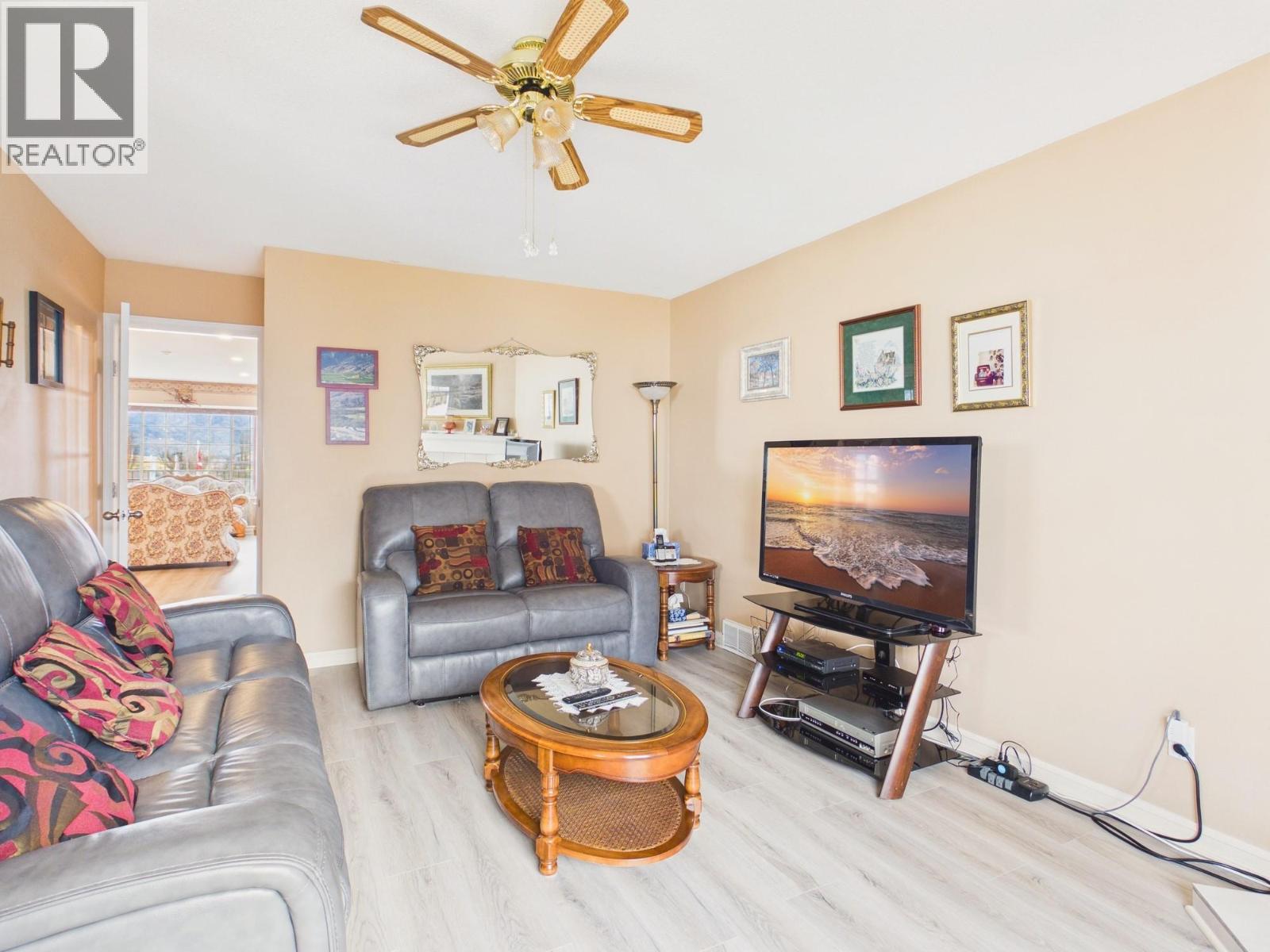 12102 Golf Course Drive, Osoyoos