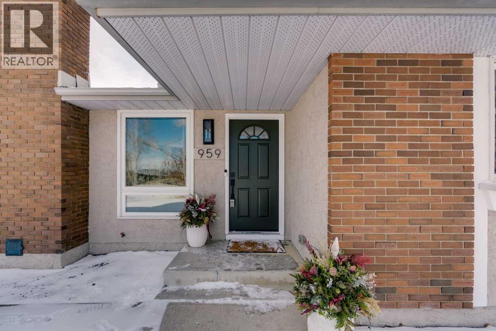 Single Family House Bungalow for Sale in  Parkwood Way SE Parkland Calgary 