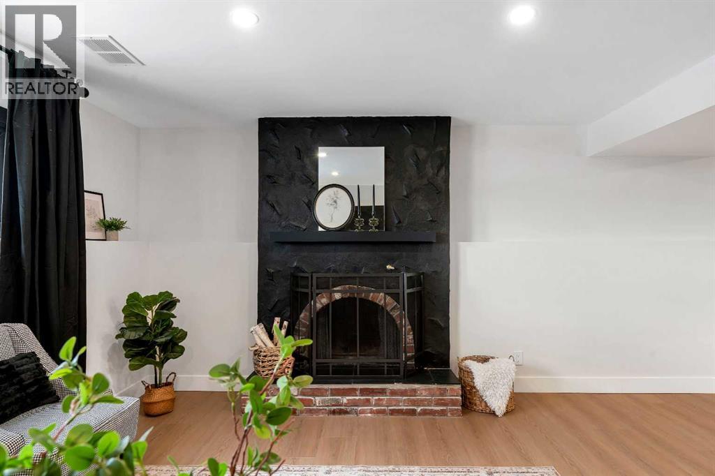 Single Family House Bi-level for Sale in  Palliser Drive SW Palliser Calgary 