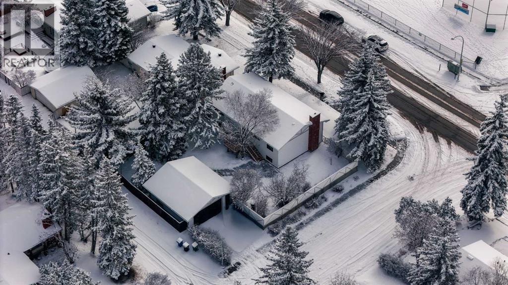 Single Family House Bi-level for Sale in  Palliser Drive SW Palliser Calgary 