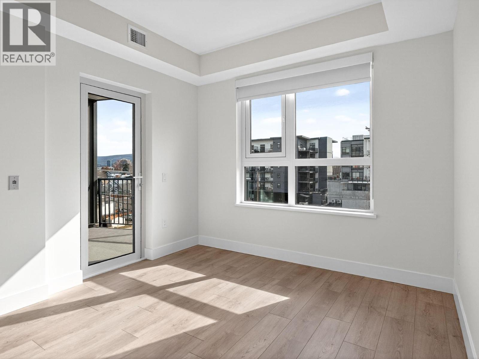 #404 620 CORONATION AVENUE - 11