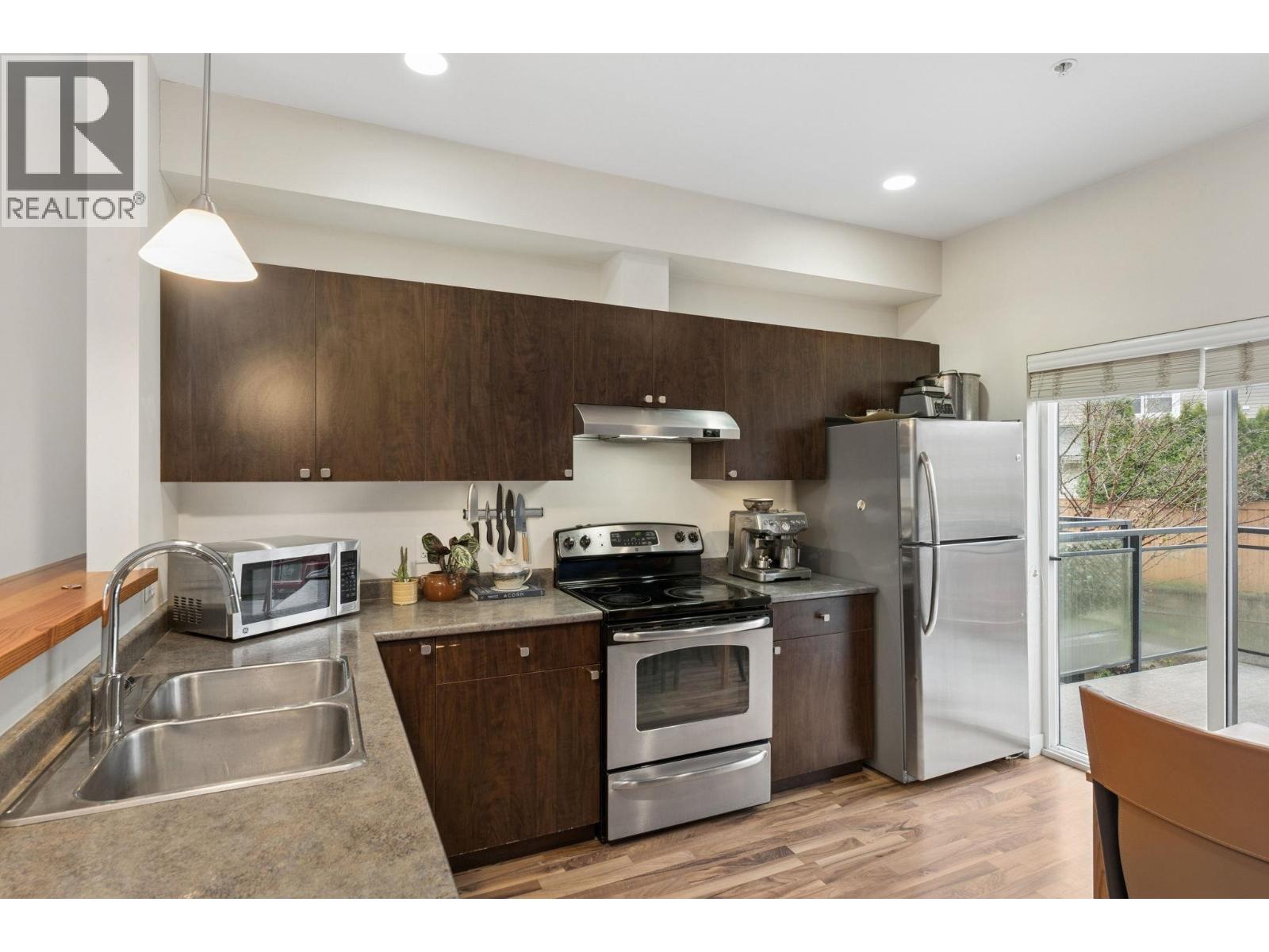 40166 GOVERNMENT ROAD, Squamish