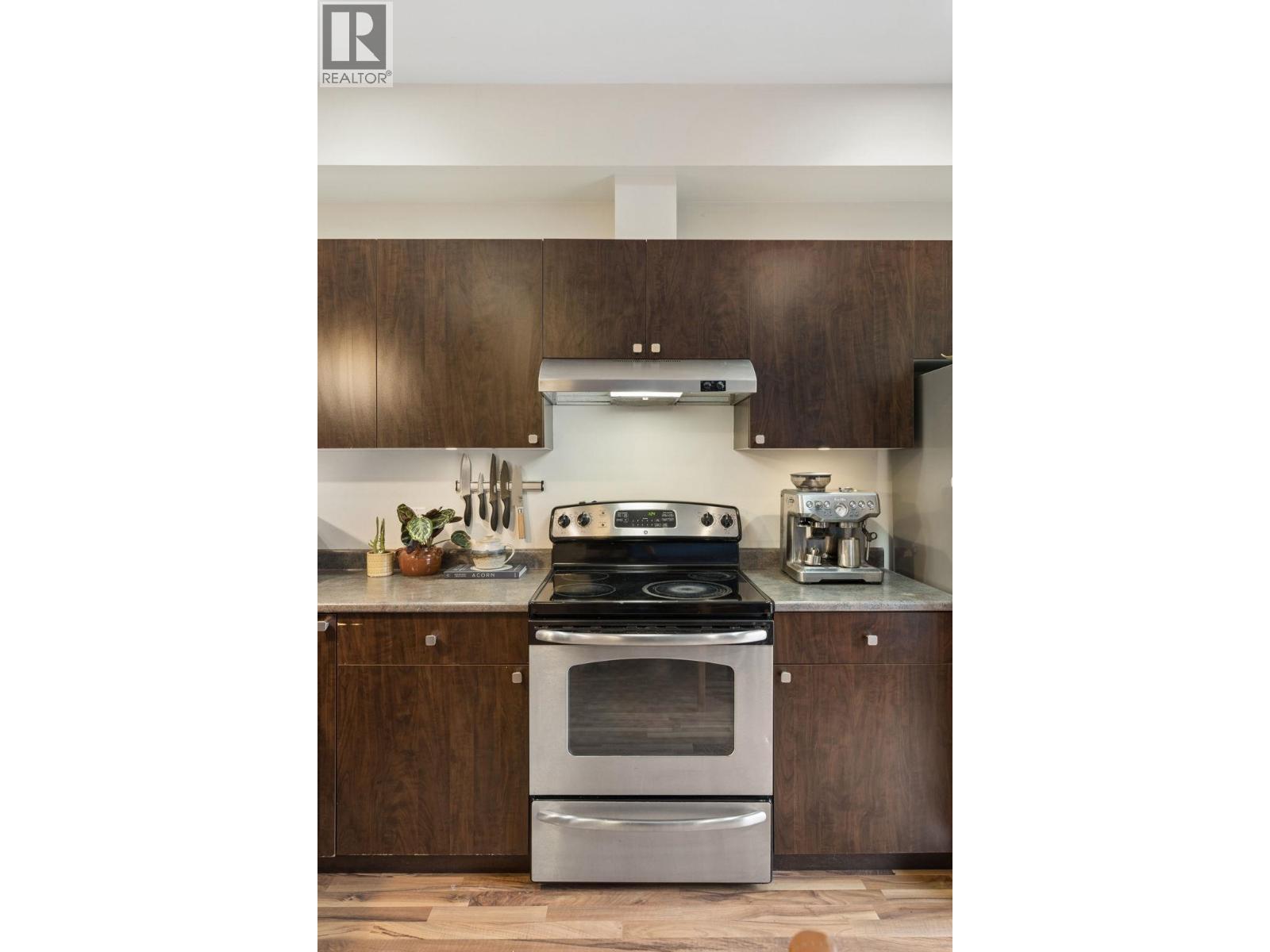 40166 GOVERNMENT ROAD, Squamish