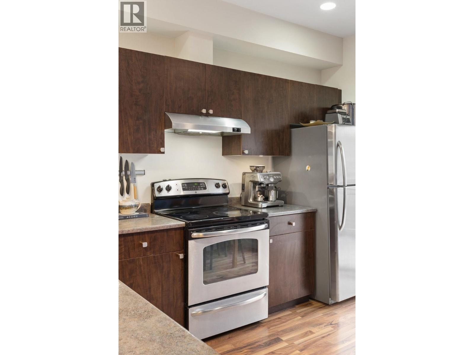 40166 GOVERNMENT ROAD, Squamish