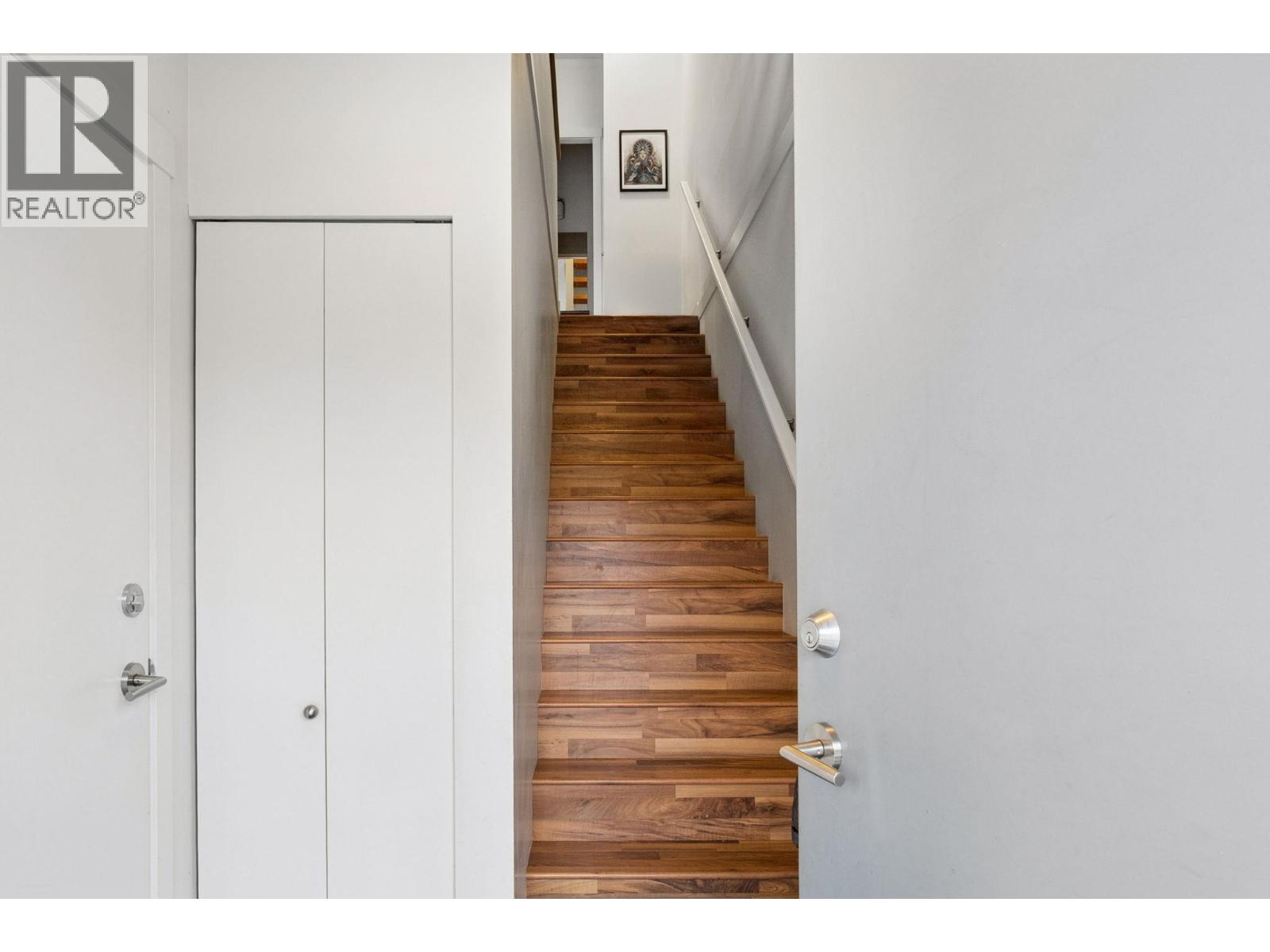 40166 GOVERNMENT ROAD, Squamish