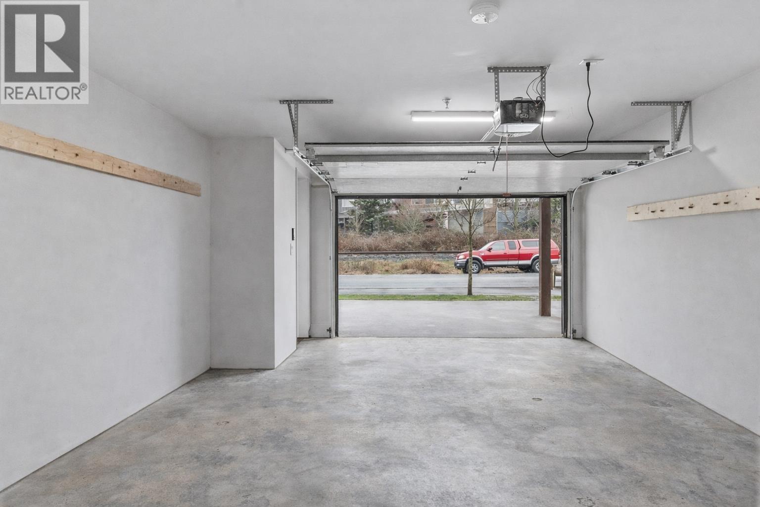 40166 GOVERNMENT ROAD, Squamish