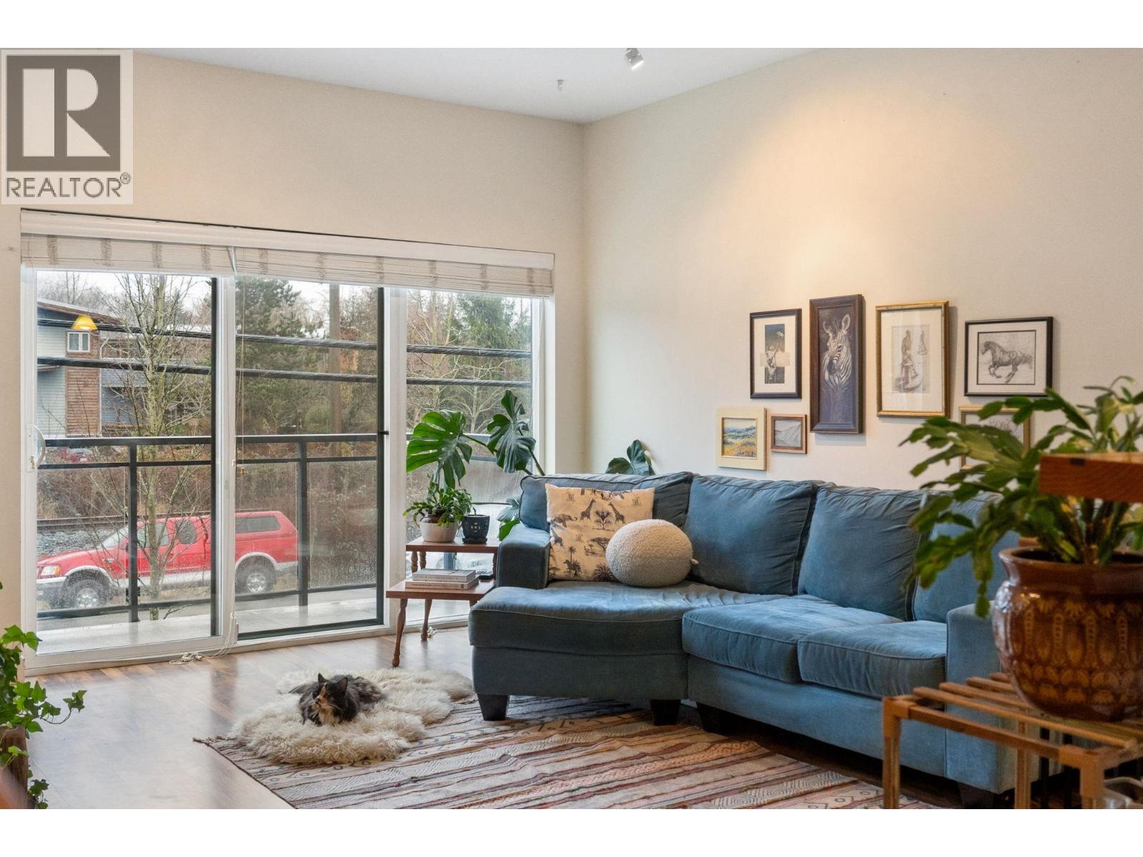 40166 GOVERNMENT ROAD, Squamish