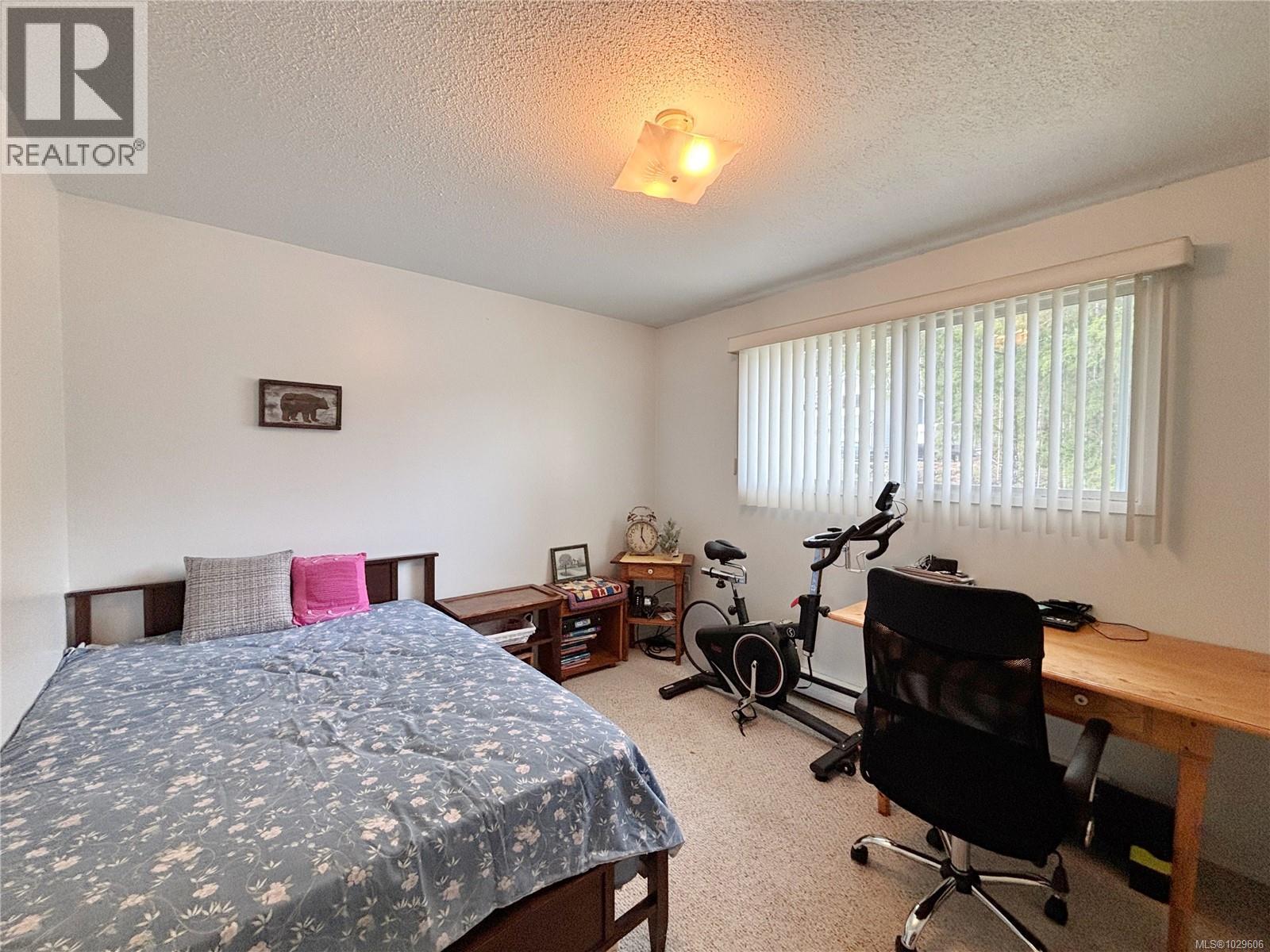 529 Cedar Cres - 14