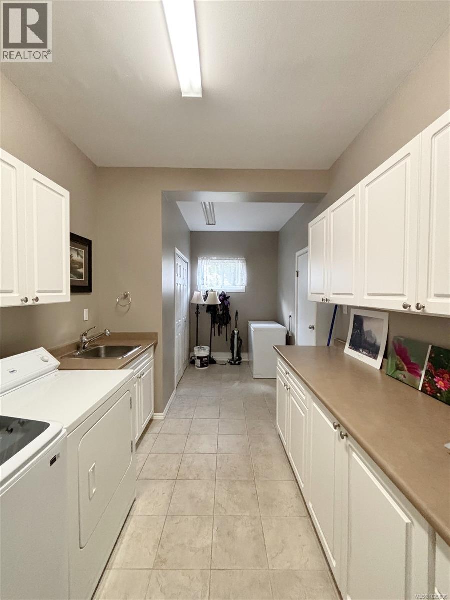 529 Cedar Cres - 21