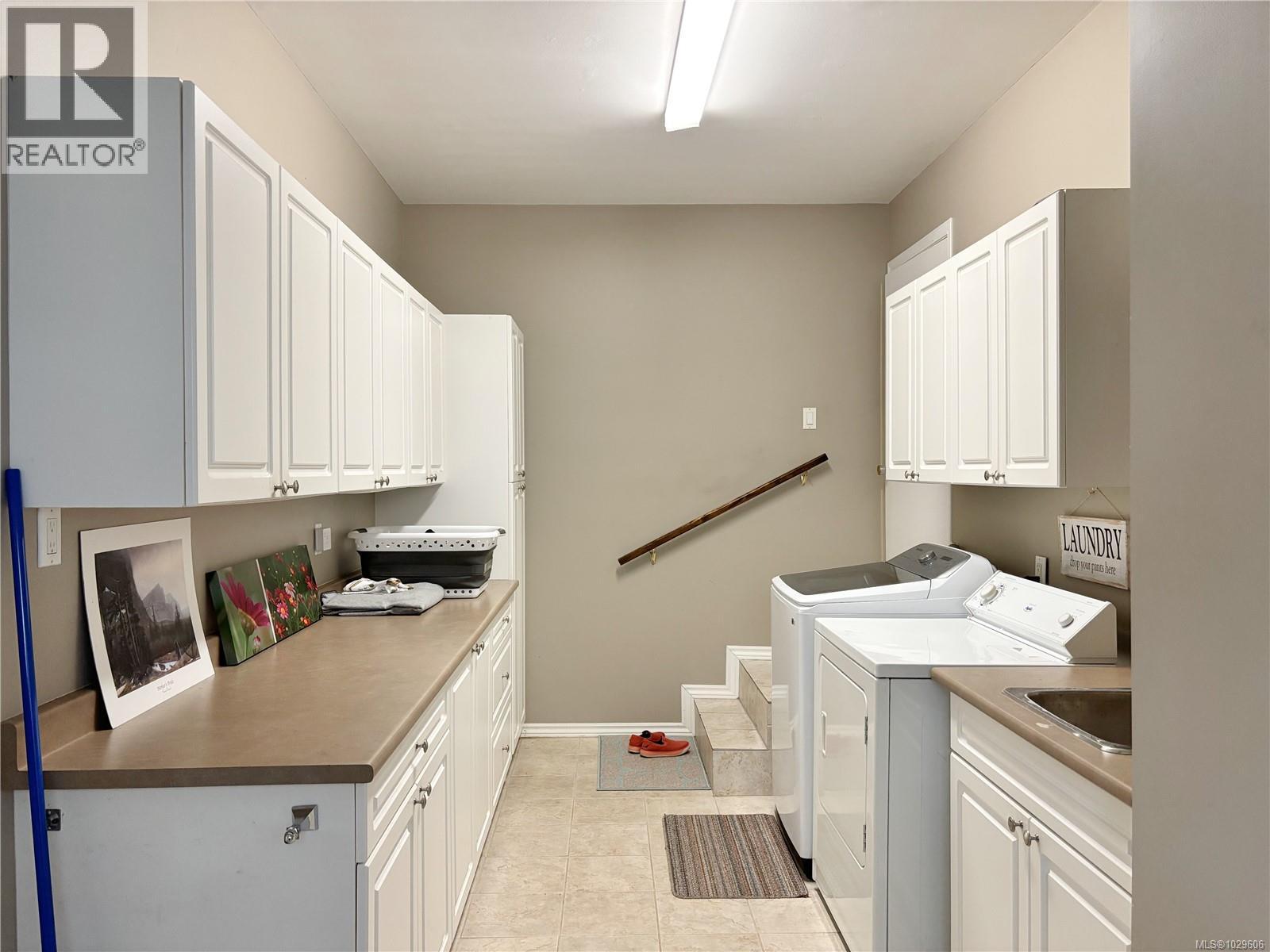529 Cedar Cres - 23
