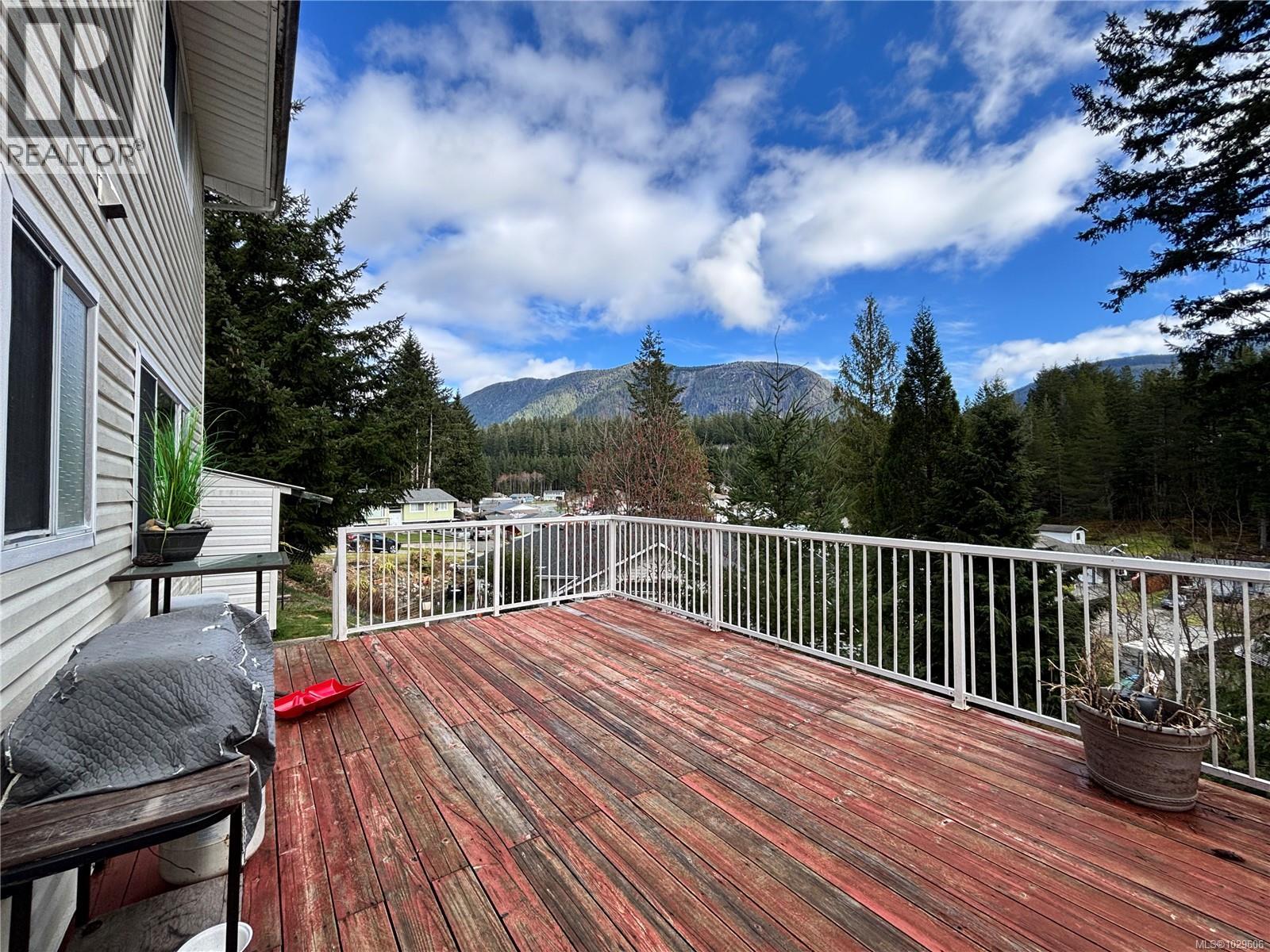 529 Cedar Cres - 24