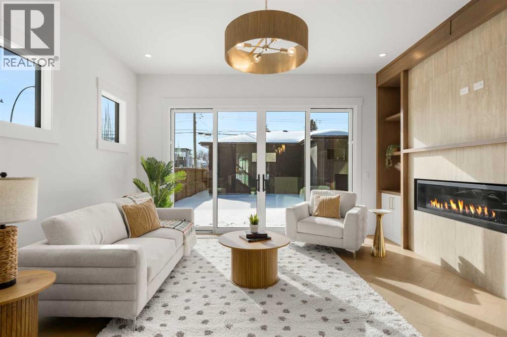 Single Family House for Sale in   Avenue NW West Hillhurst Calgary 