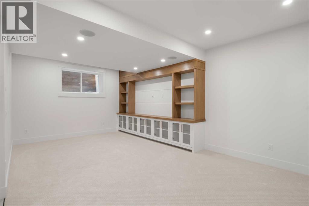 Single Family House for Sale in   Avenue NW West Hillhurst Calgary 