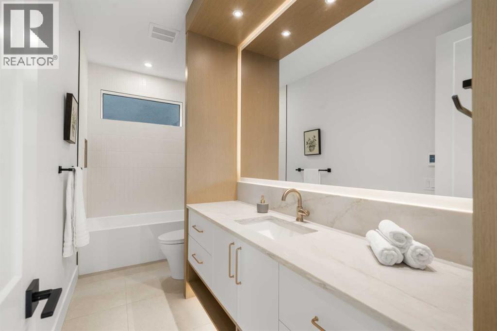 Single Family House for Sale in   Avenue NW West Hillhurst Calgary 