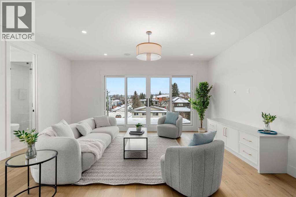 Single Family House for Sale in   Avenue NW West Hillhurst Calgary 