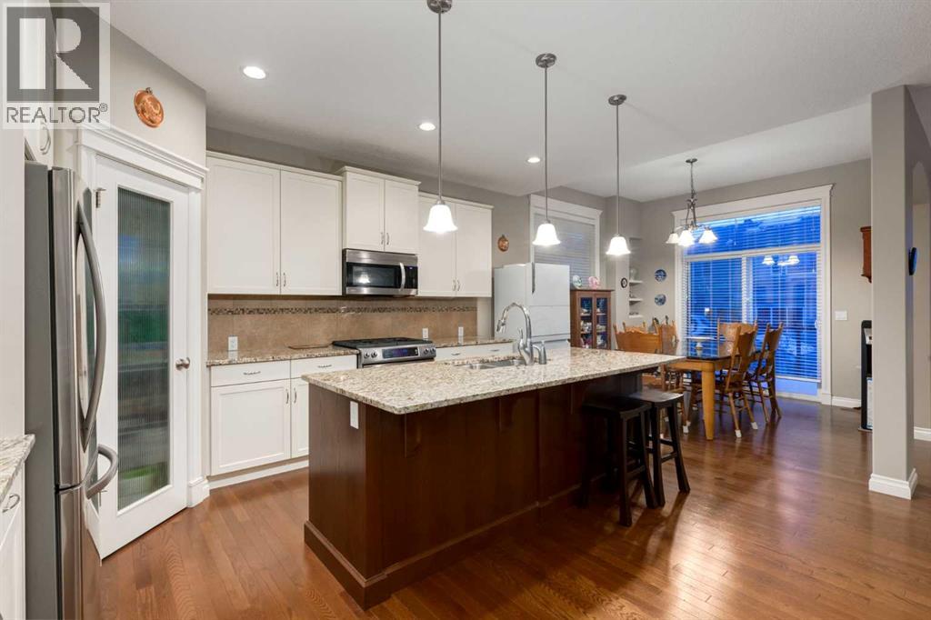 Single Family House for Sale in  Aspen Hills Way SW Aspen Woods Calgary 