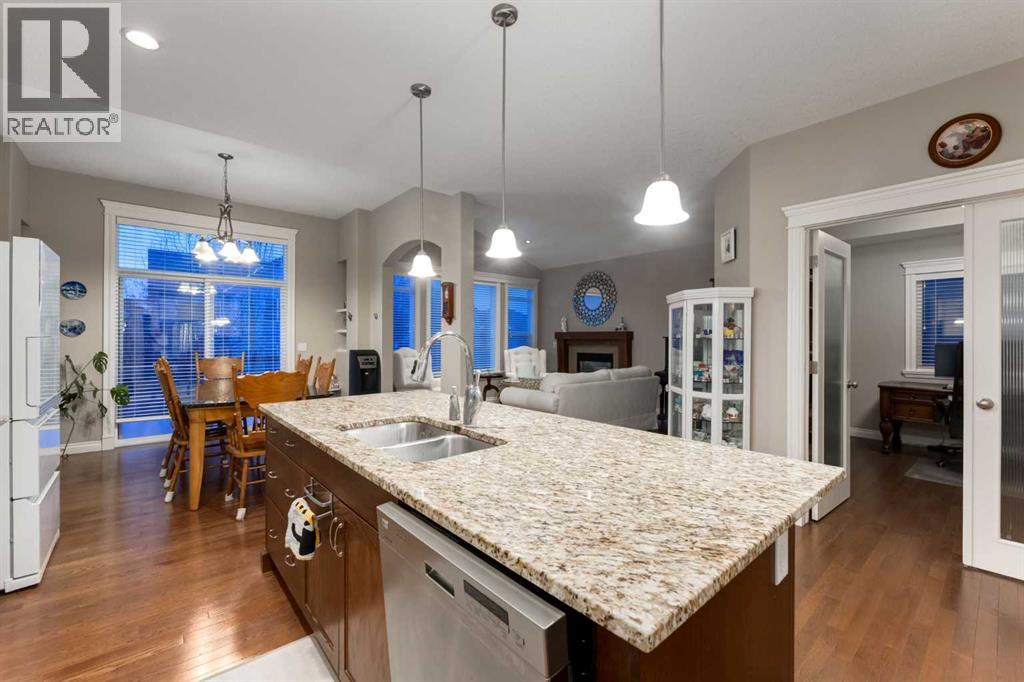 Single Family House for Sale in  Aspen Hills Way SW Aspen Woods Calgary 