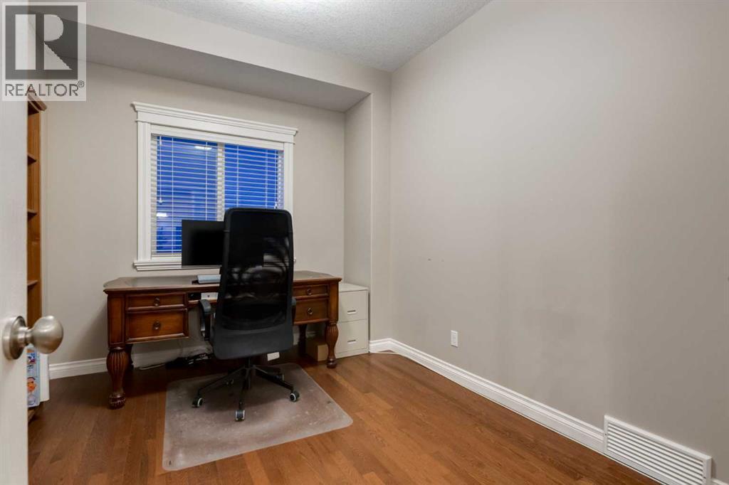 Single Family House for Sale in  Aspen Hills Way SW Aspen Woods Calgary 