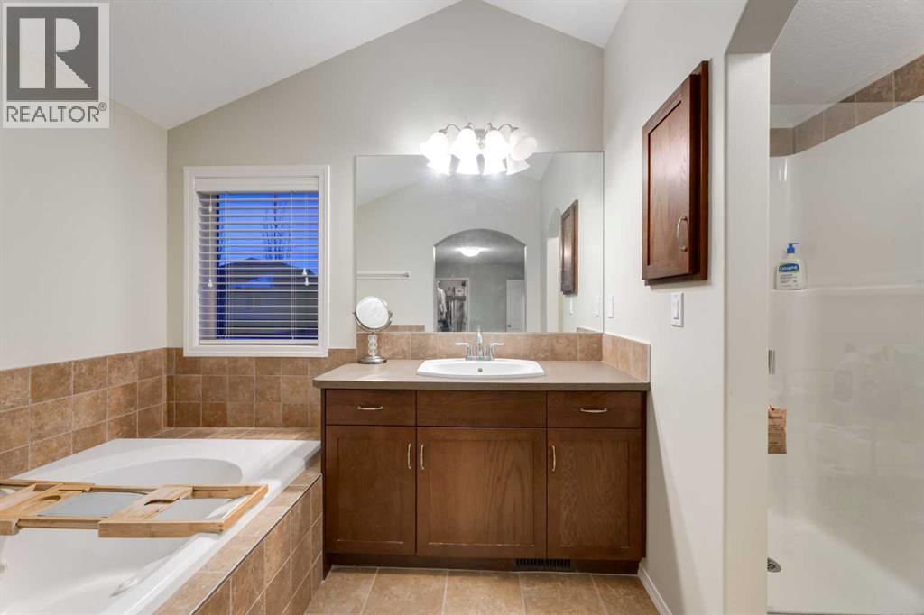 Single Family House for Sale in  Aspen Hills Way SW Aspen Woods Calgary 