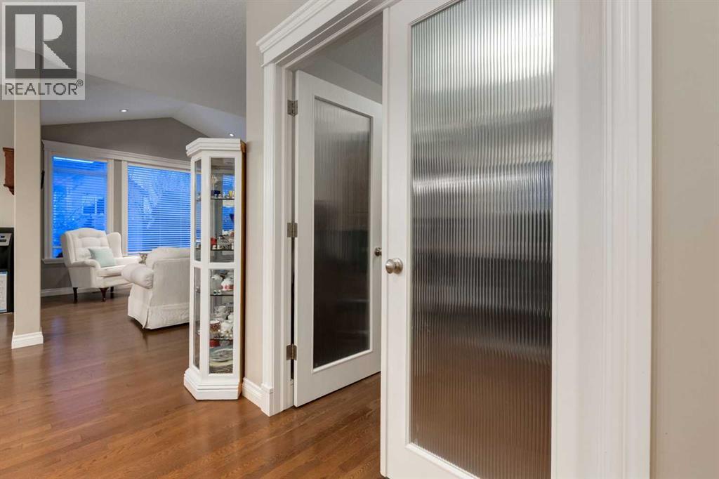 Single Family House for Sale in  Aspen Hills Way SW Aspen Woods Calgary 