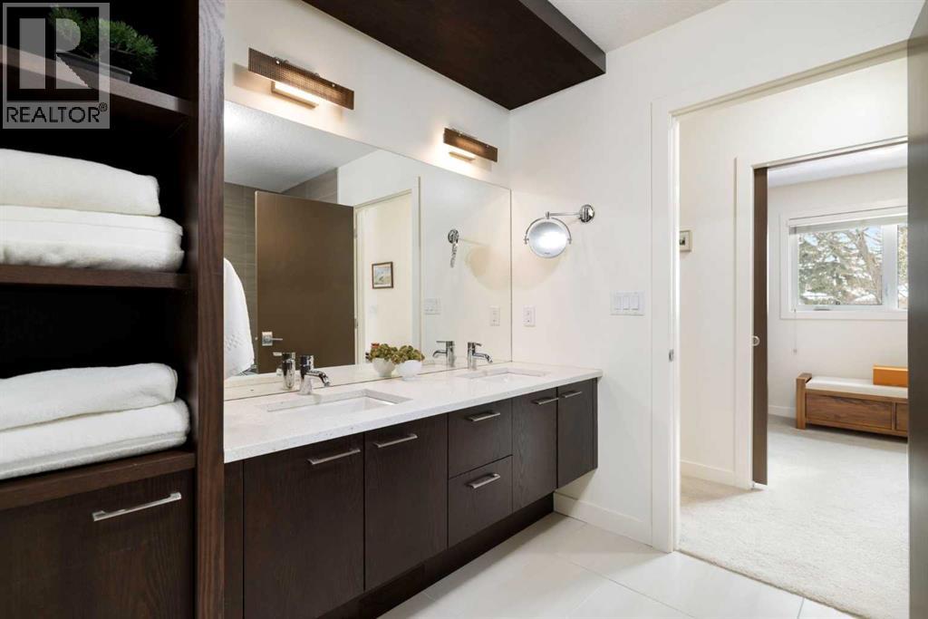 Single Family House for Sale in  Upton Place NW University Heights Calgary 