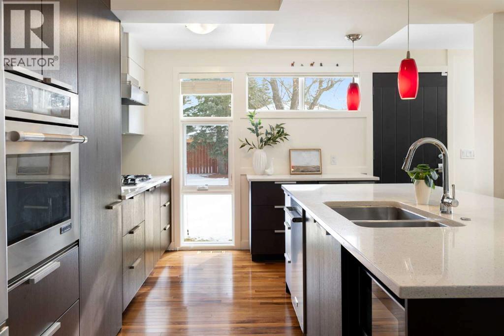 Single Family House for Sale in  Upton Place NW University Heights Calgary 