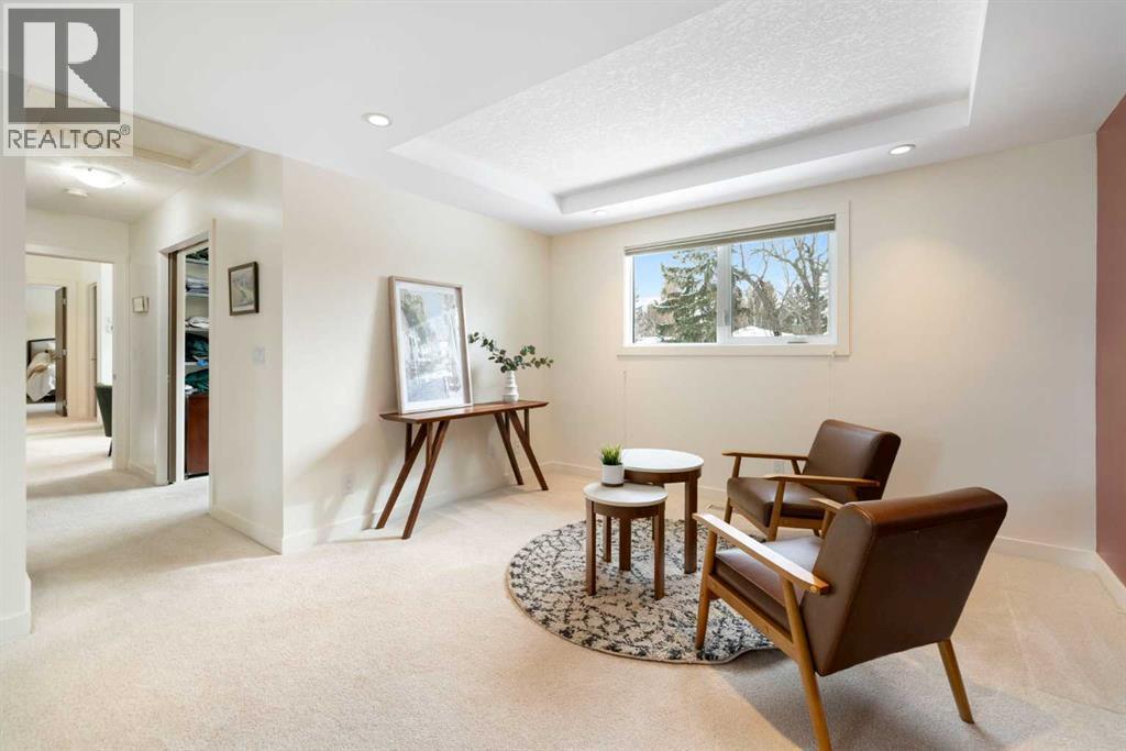 Single Family House for Sale in  Upton Place NW University Heights Calgary 