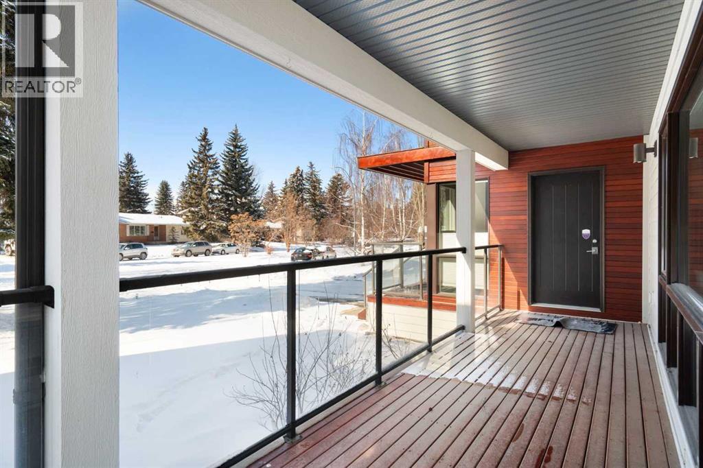 Single Family House for Sale in  Upton Place NW University Heights Calgary 