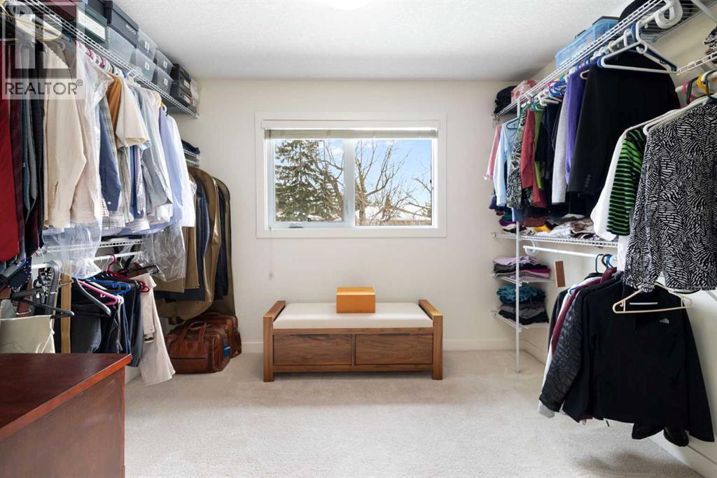 Single Family House for Sale in  Upton Place NW University Heights Calgary 