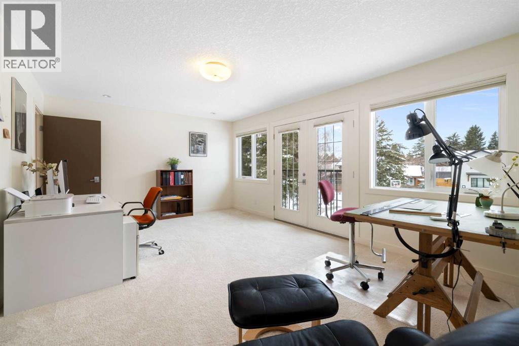 Single Family House for Sale in  Upton Place NW University Heights Calgary 