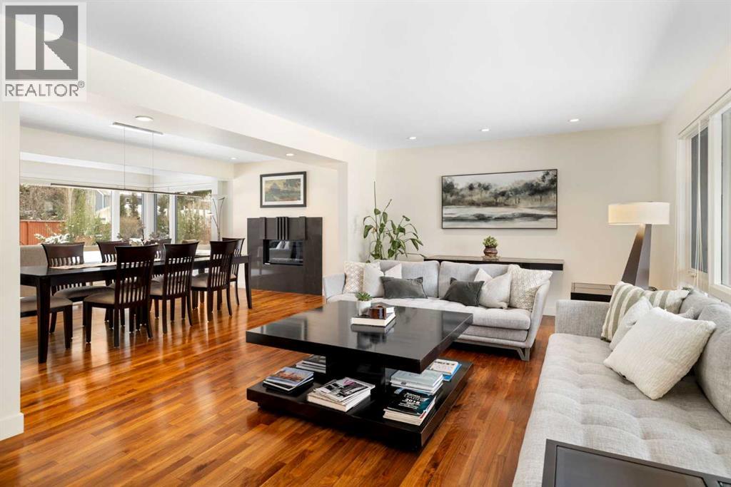 Single Family House for Sale in  Upton Place NW University Heights Calgary 