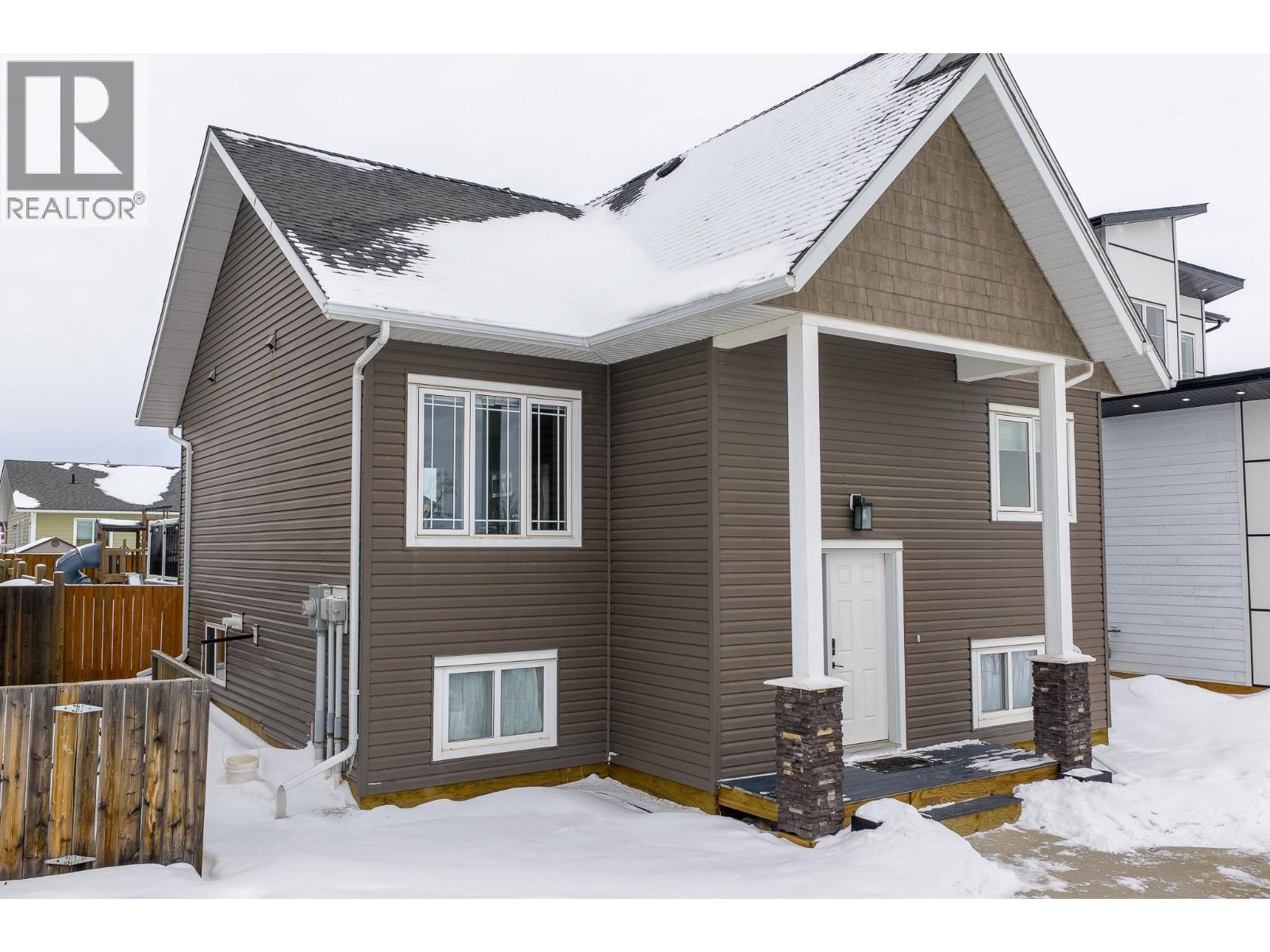 8324 85 Avenue - photo 2