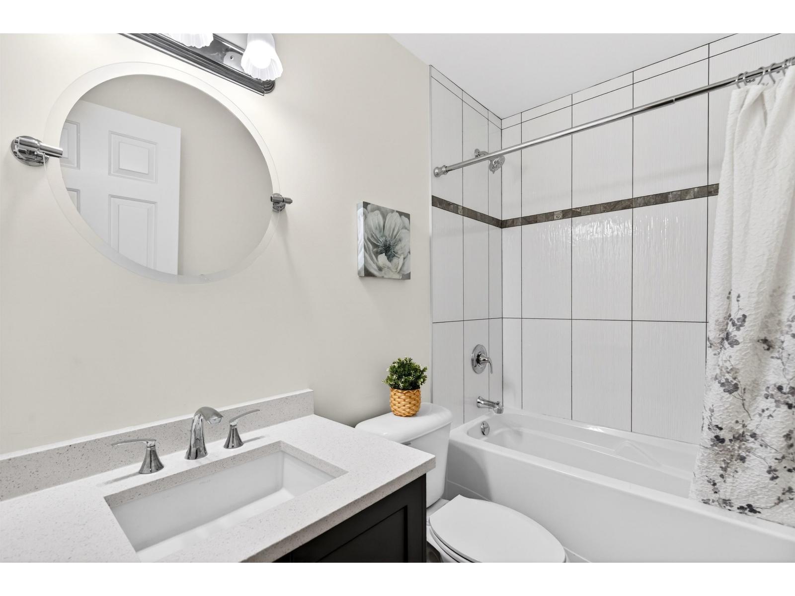 305 1488 MERKLIN STREET, White Rock