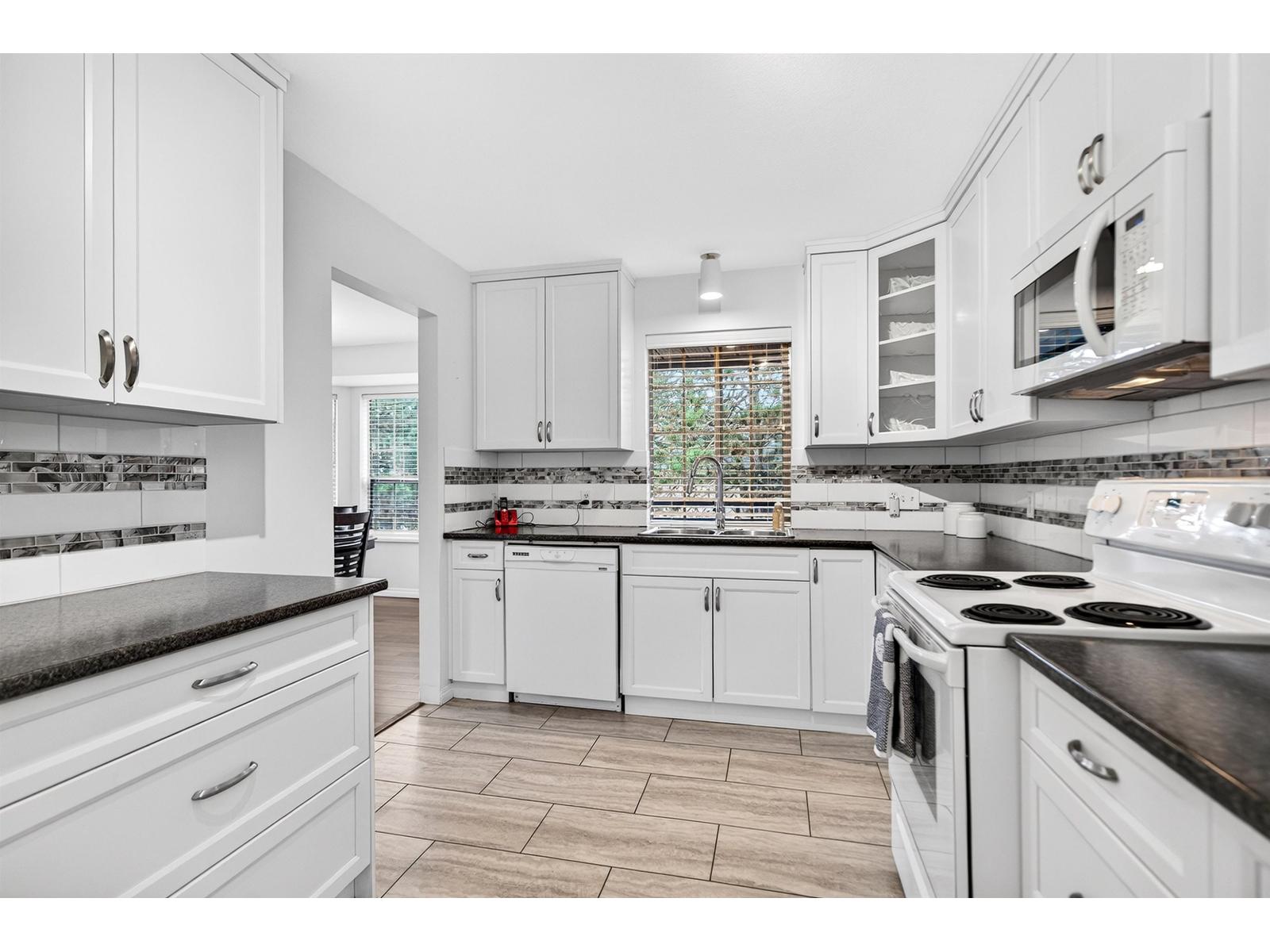 305 1488 MERKLIN STREET, White Rock