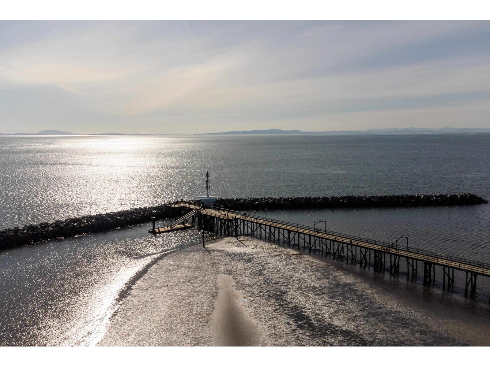 305 1488 MERKLIN STREET, White Rock