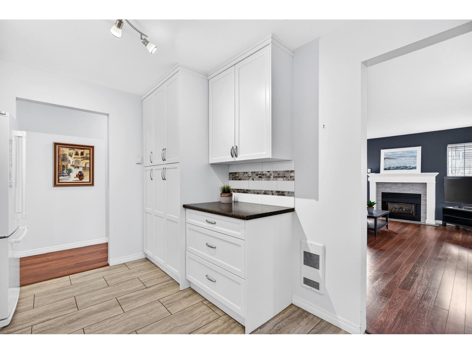 305 1488 MERKLIN STREET, White Rock