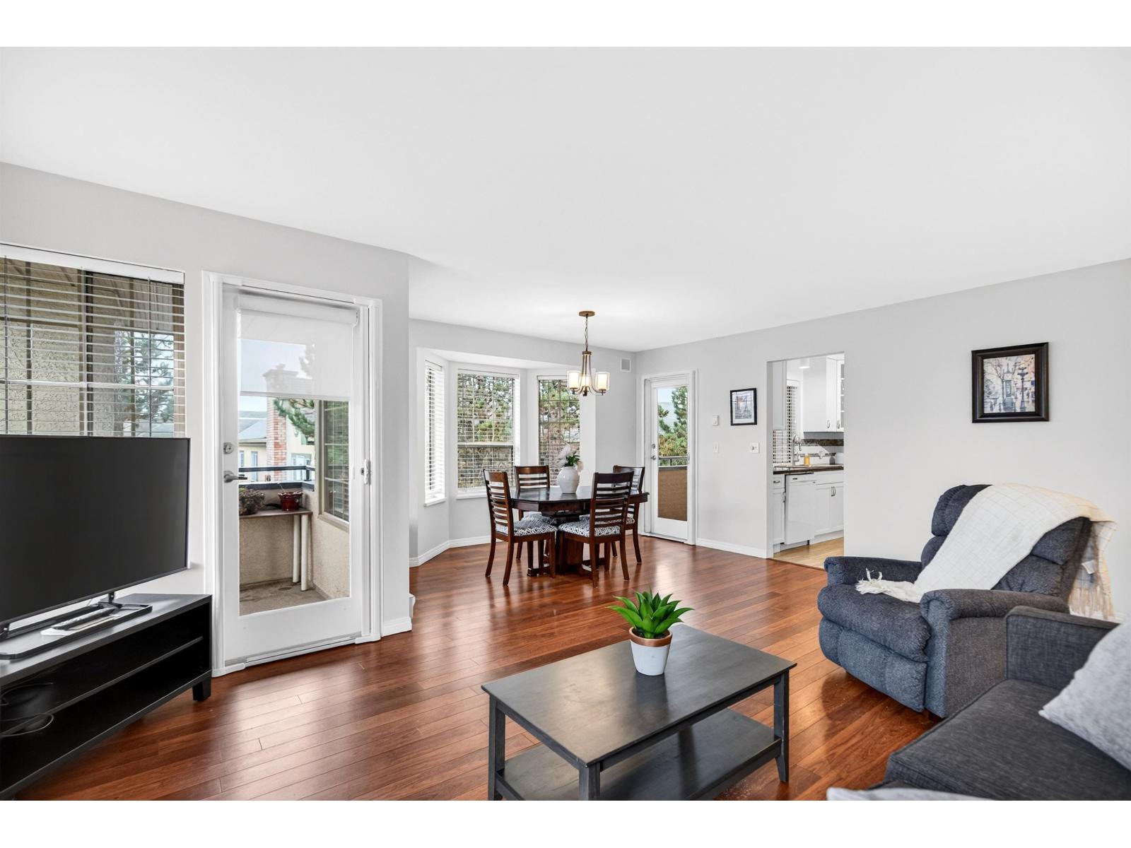 305 1488 MERKLIN STREET, White Rock