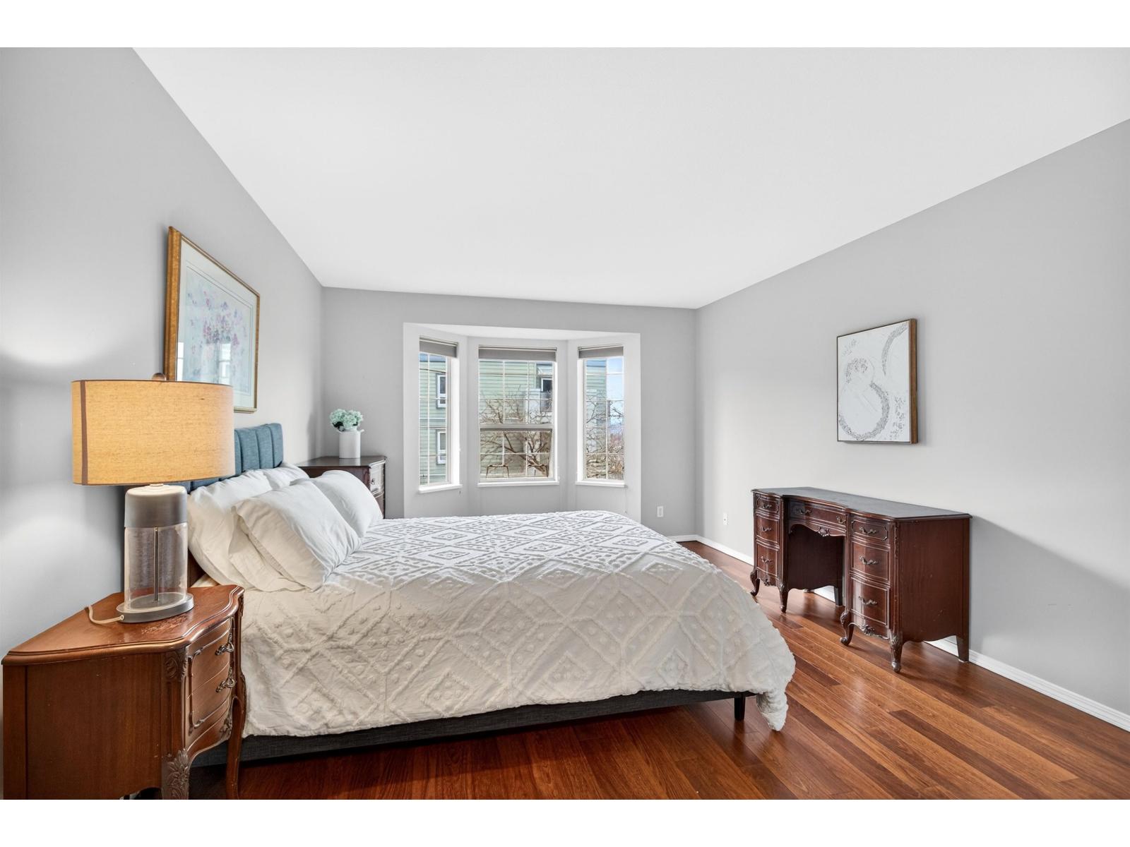 305 1488 MERKLIN STREET, White Rock