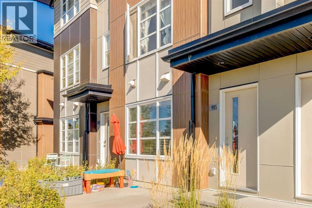 Single Family House for Sale in  Evansridge Park NW Evanston Calgary 