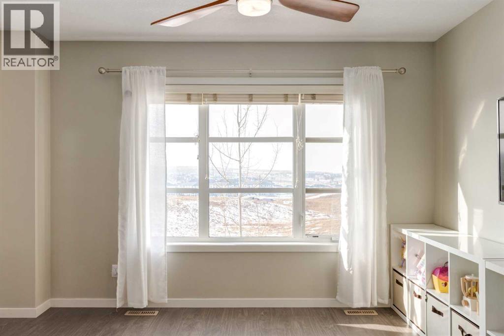 Single Family House for Sale in  Evansridge Park NW Evanston Calgary 