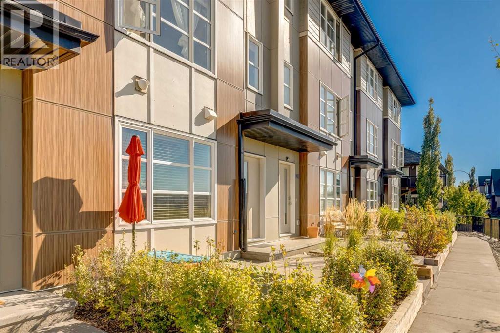 Single Family House for Sale in  Evansridge Park NW Evanston Calgary 