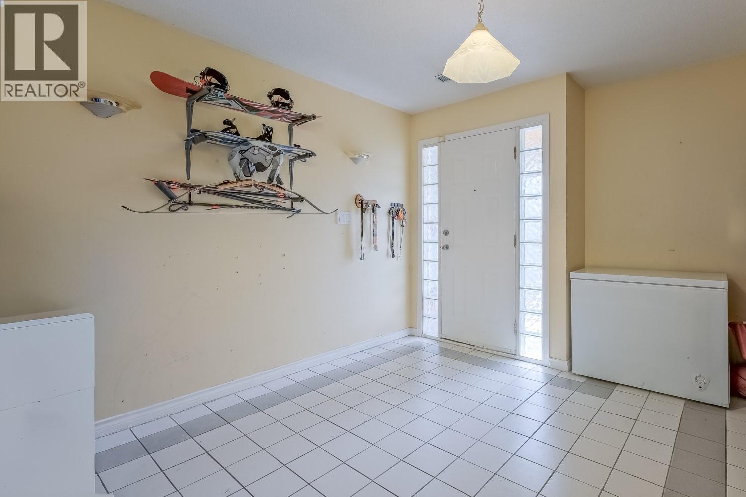 164 Arnott Place, Penticton