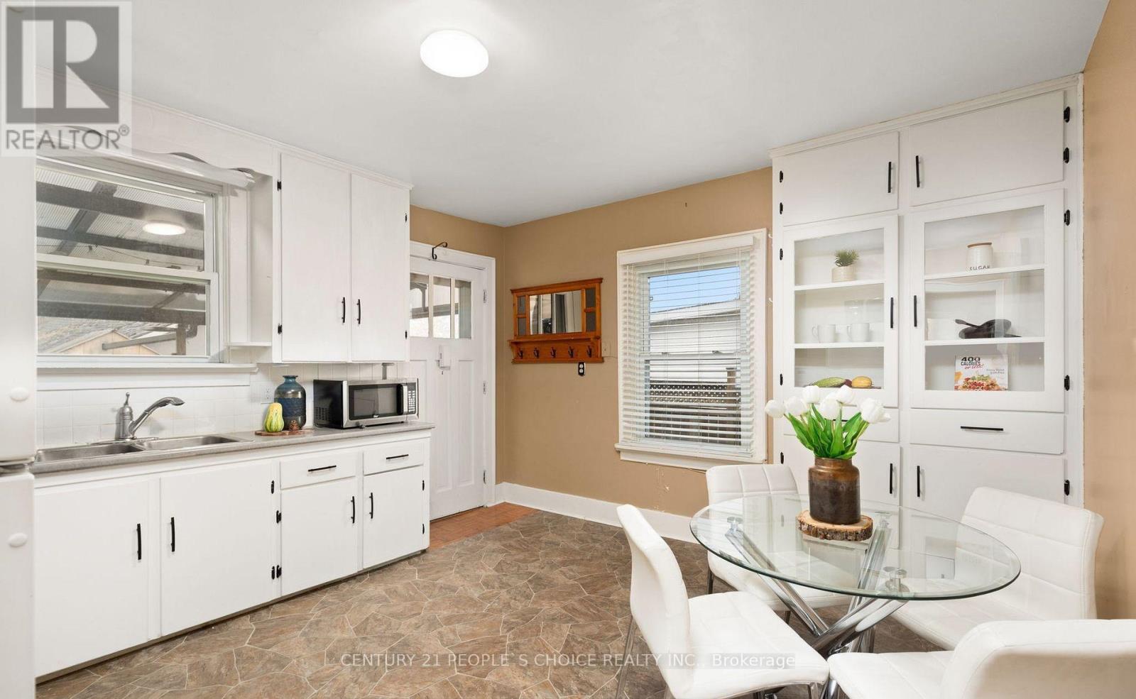 22 PARKER STREET - 10