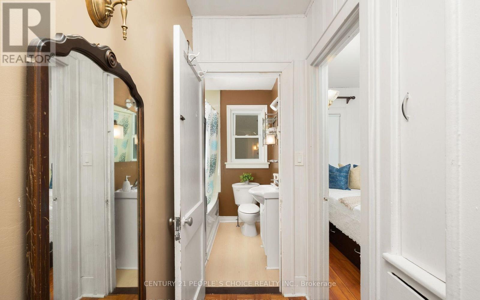 22 PARKER STREET - 16