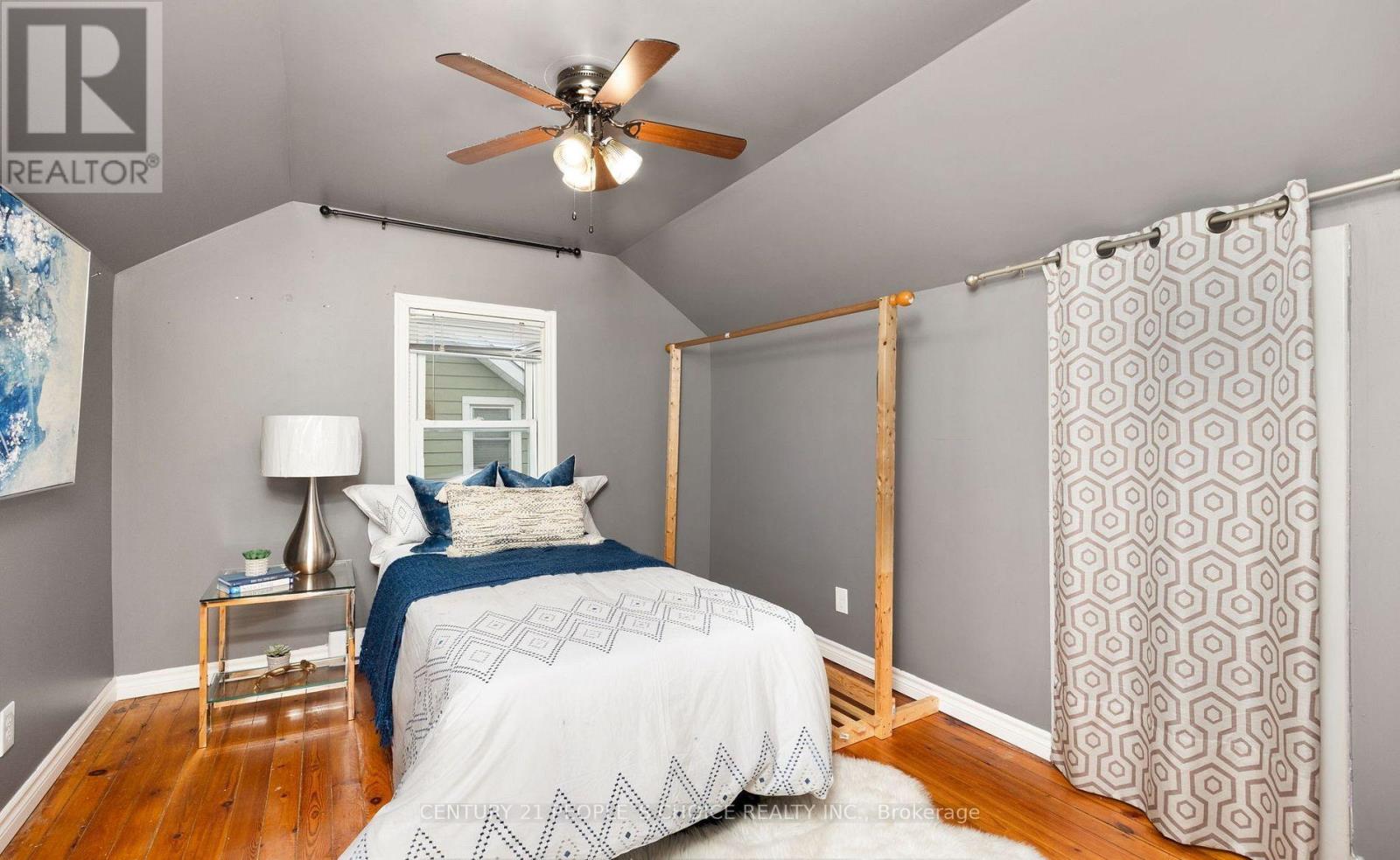 22 PARKER STREET - 17