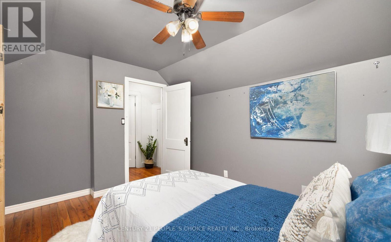 22 PARKER STREET - 18