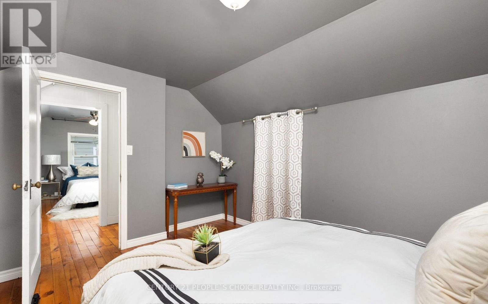 22 PARKER STREET - 20